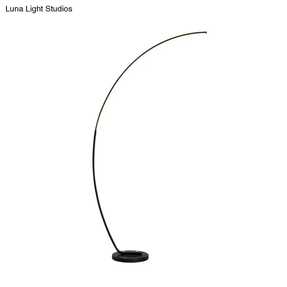 Black Over-Curved LED Floor Standing Lamp - Nordic Metal Design - Perfect for Living Room Reading