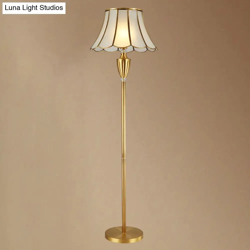 Brass Traditional Stand Up Lamp with Scalloped Glass Shade and Single Bulb Floor Lighting