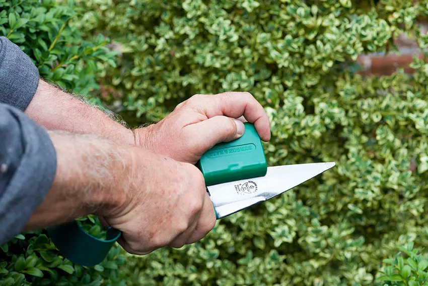 BURGON & BALL | Topiary Trimming Shear Sharpener