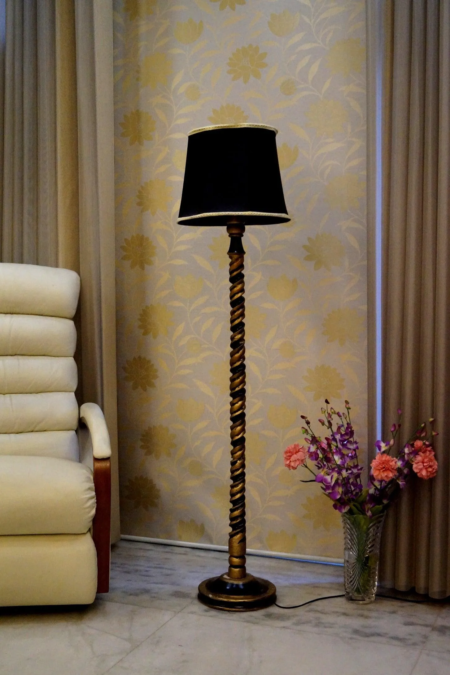 Classic Floor Lamp Black & Brown with (Bulb Not Included)