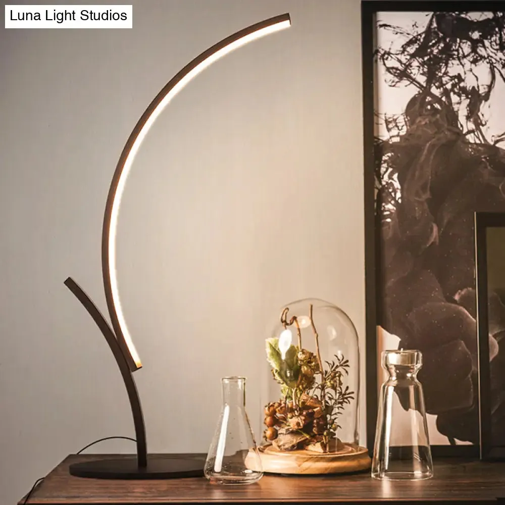 Curvy LED Night Table Lamp in Black for Bedside Reading