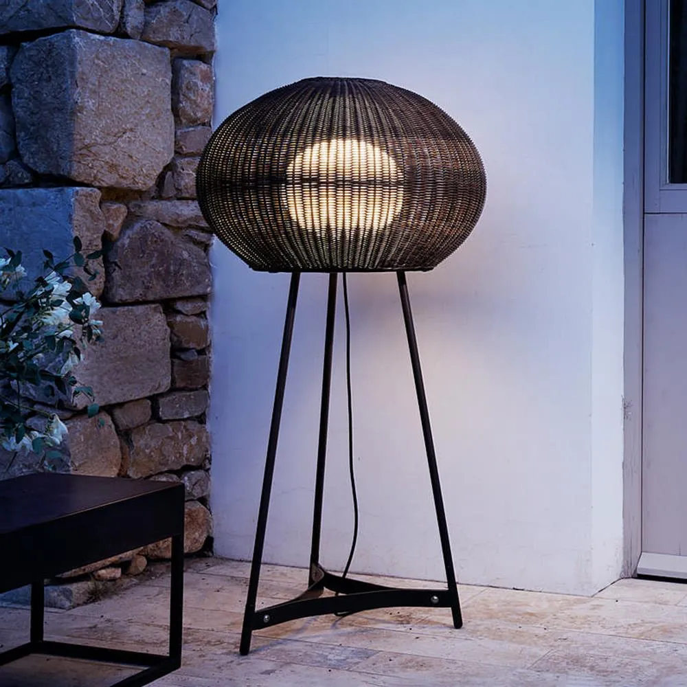 Garota P 02 Outdoor Floor Light