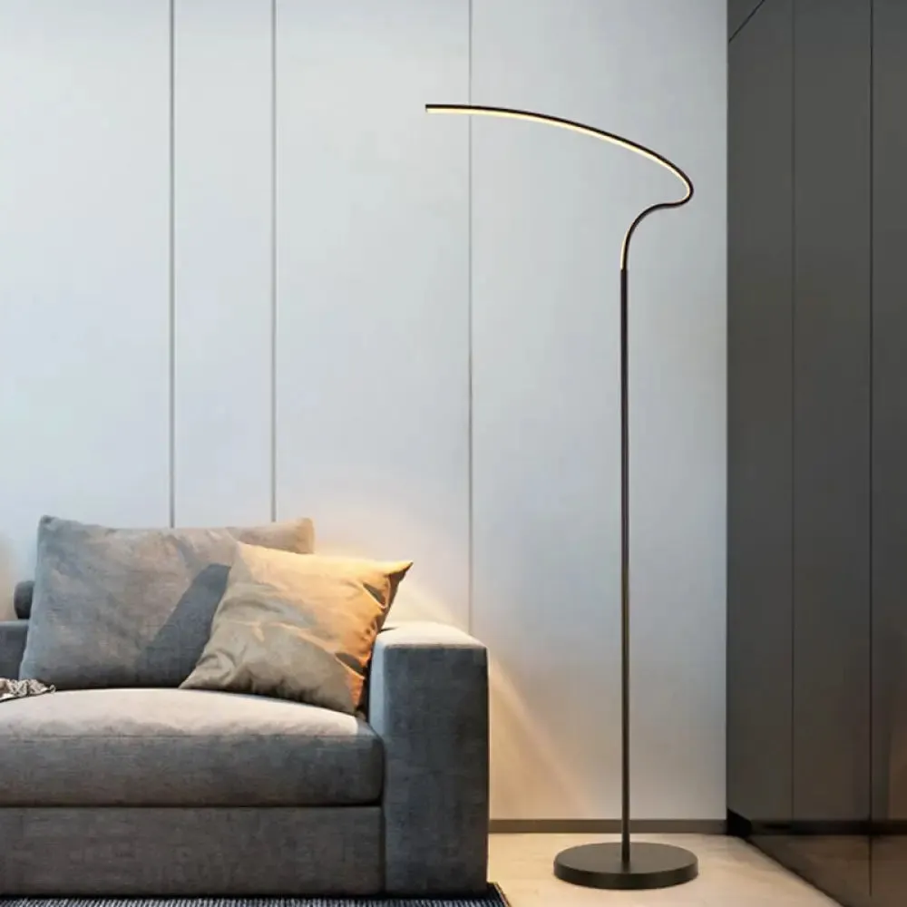 Modern Curved LED Floor Lamp: Stylish Metal Standing Light in Black/White