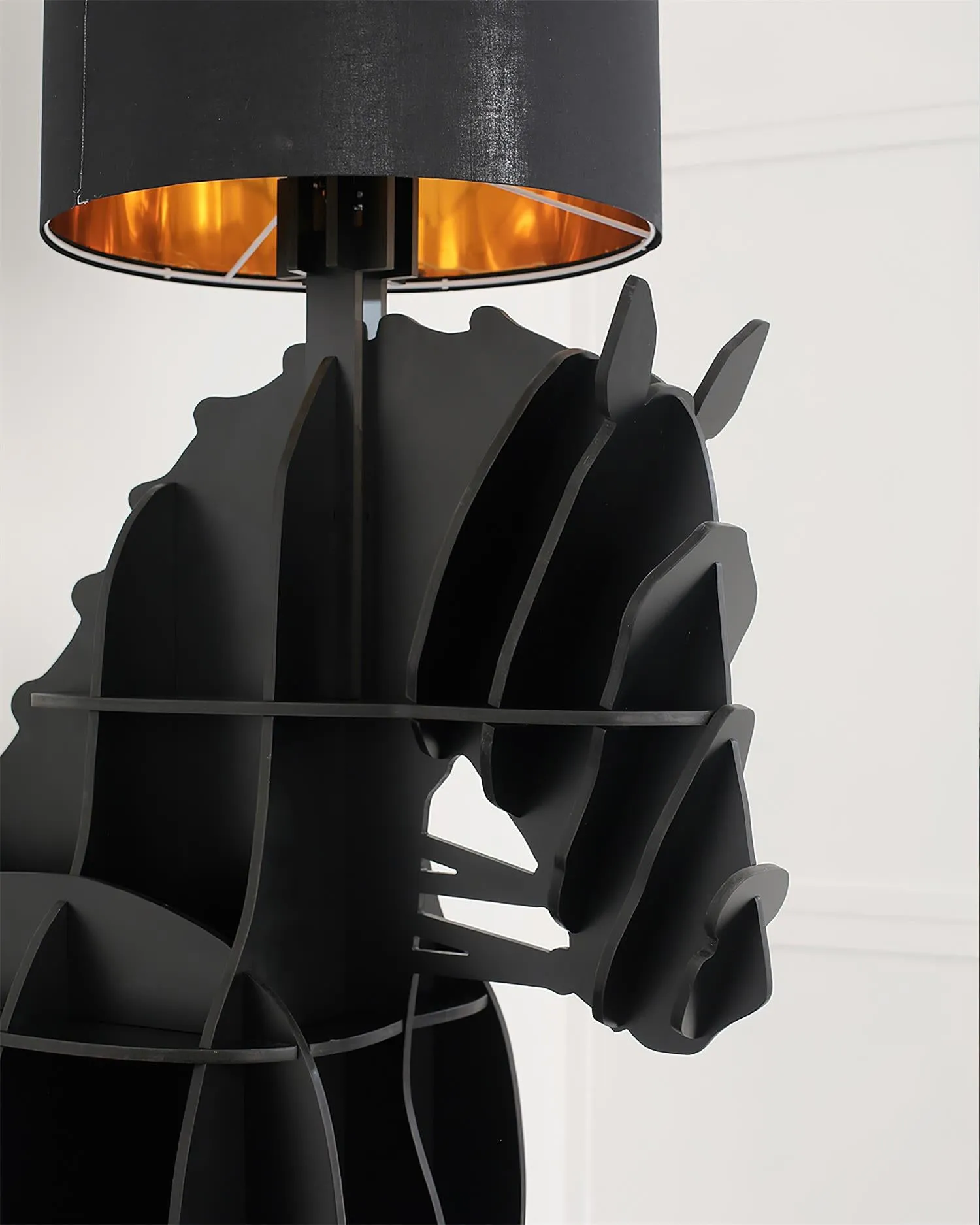 Tete Horse Stand Lamp