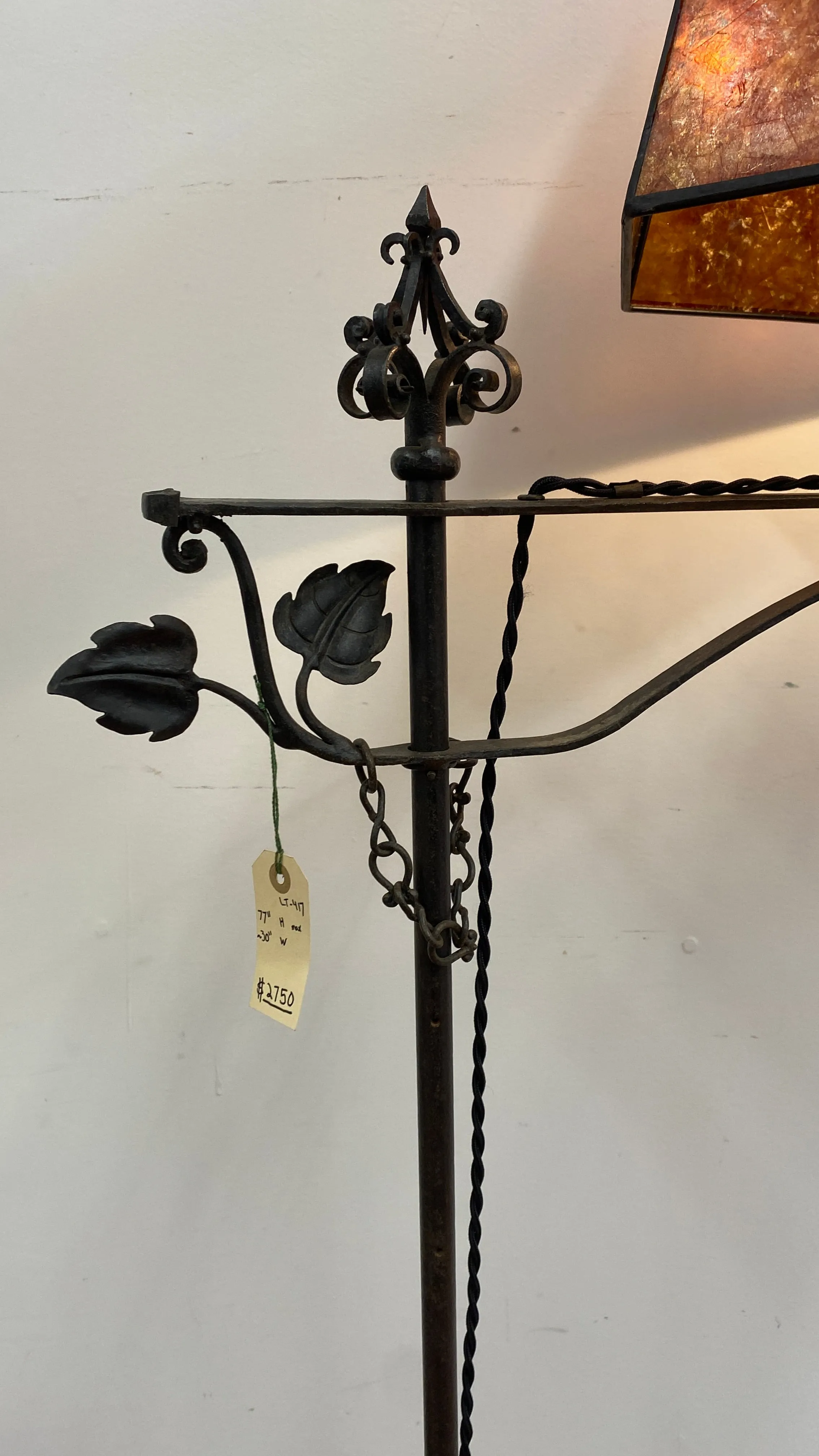 Wrought-Iron Adjustable-Height Floor Lamp w/ Mica Shade (LT-417)